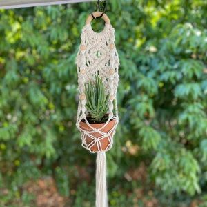 Macrame hanging planter